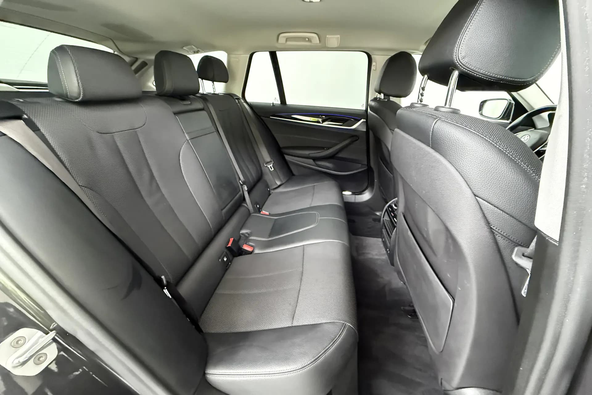 BMW Série 5 Bordeaux vue 5 BMW Série 5 en leasing sans apport à Bordeaux — vue 5