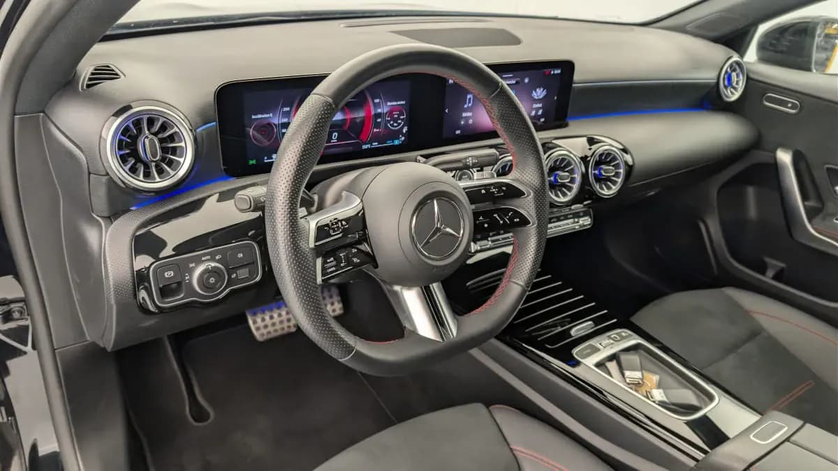Mercedes-Benz Classe A Bordeaux vue 4 Mercedes-Benz Classe A en leasing sans apport à Bordeaux — vue 4