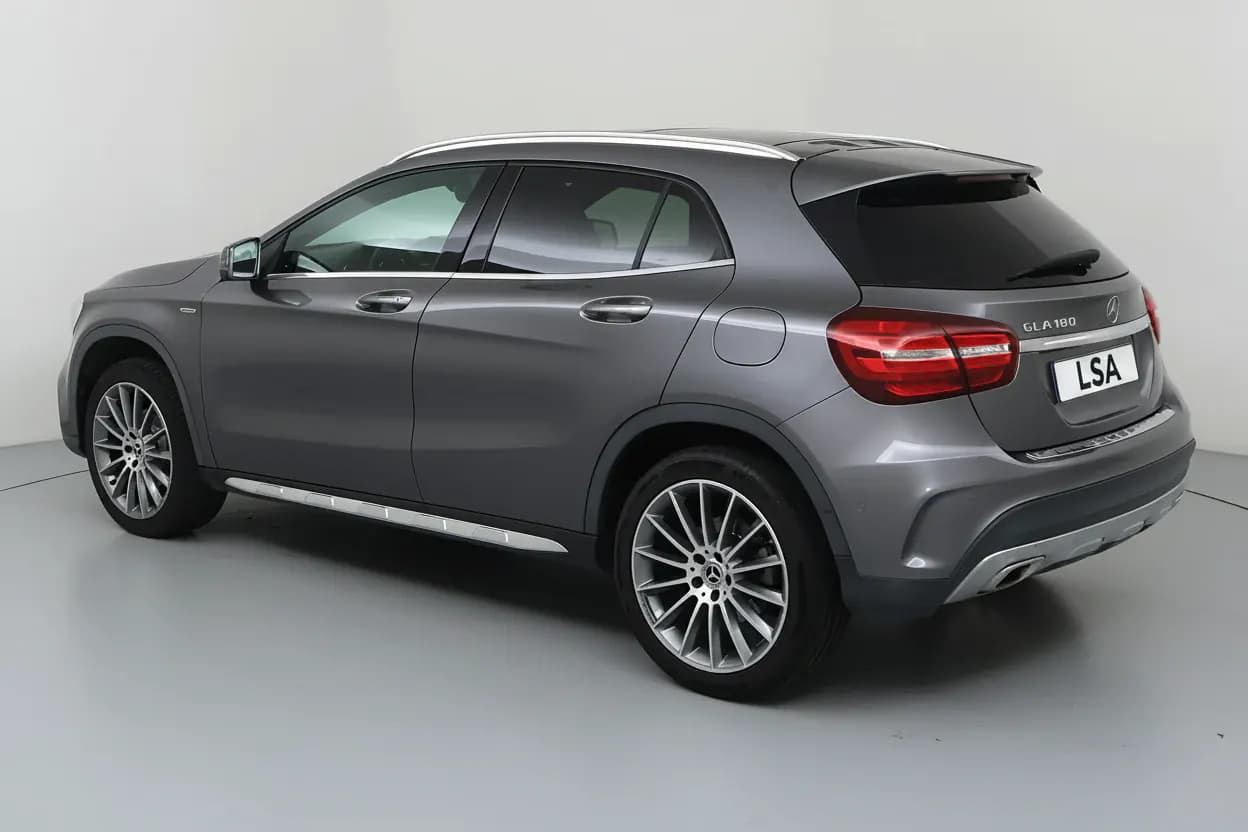 Mercedes-Benz GLA Bordeaux vue 3 Mercedes-Benz GLA en leasing sans apport à Bordeaux — vue 3