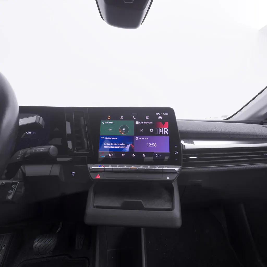 Renault Mégane E-Tech Bordeaux vue 5 Renault Mégane E-Tech en leasing sans apport à Bordeaux — vue 5