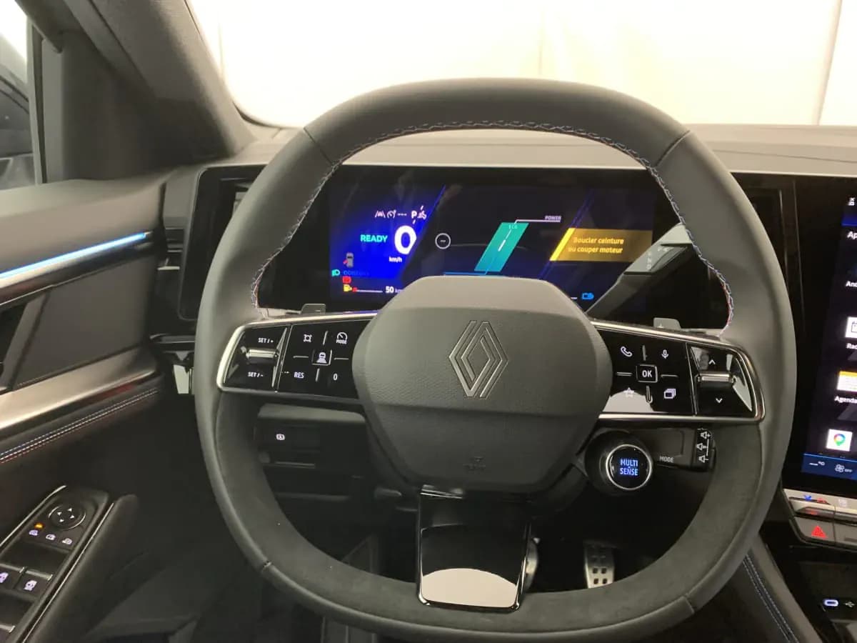 Renault Rafale E-Tech Bordeaux vue 5 Renault Rafale E-Tech en leasing sans apport à Bordeaux — vue 5