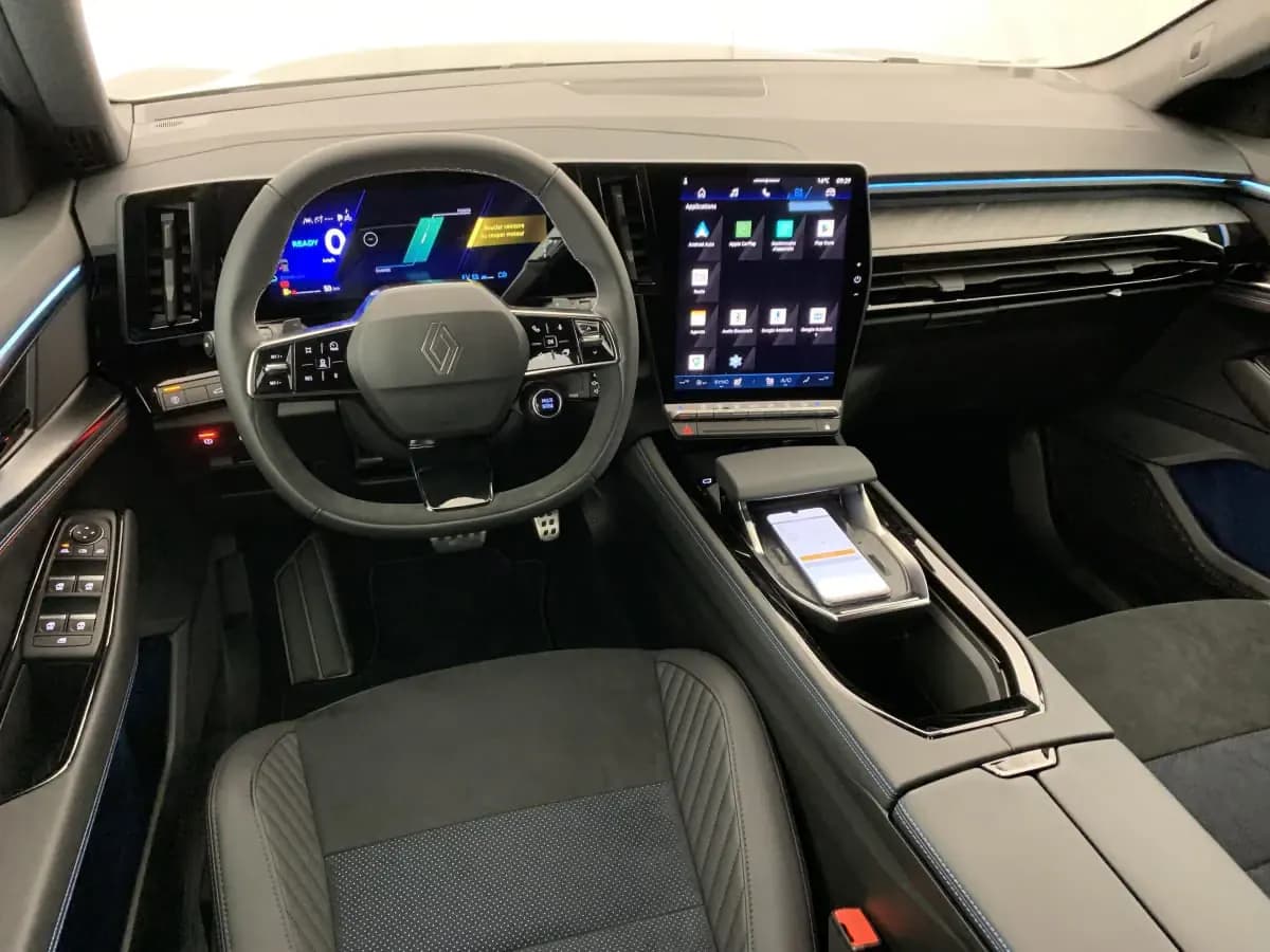 Renault Rafale E-Tech Bordeaux vue 4 Renault Rafale E-Tech en leasing sans apport à Bordeaux — vue 4