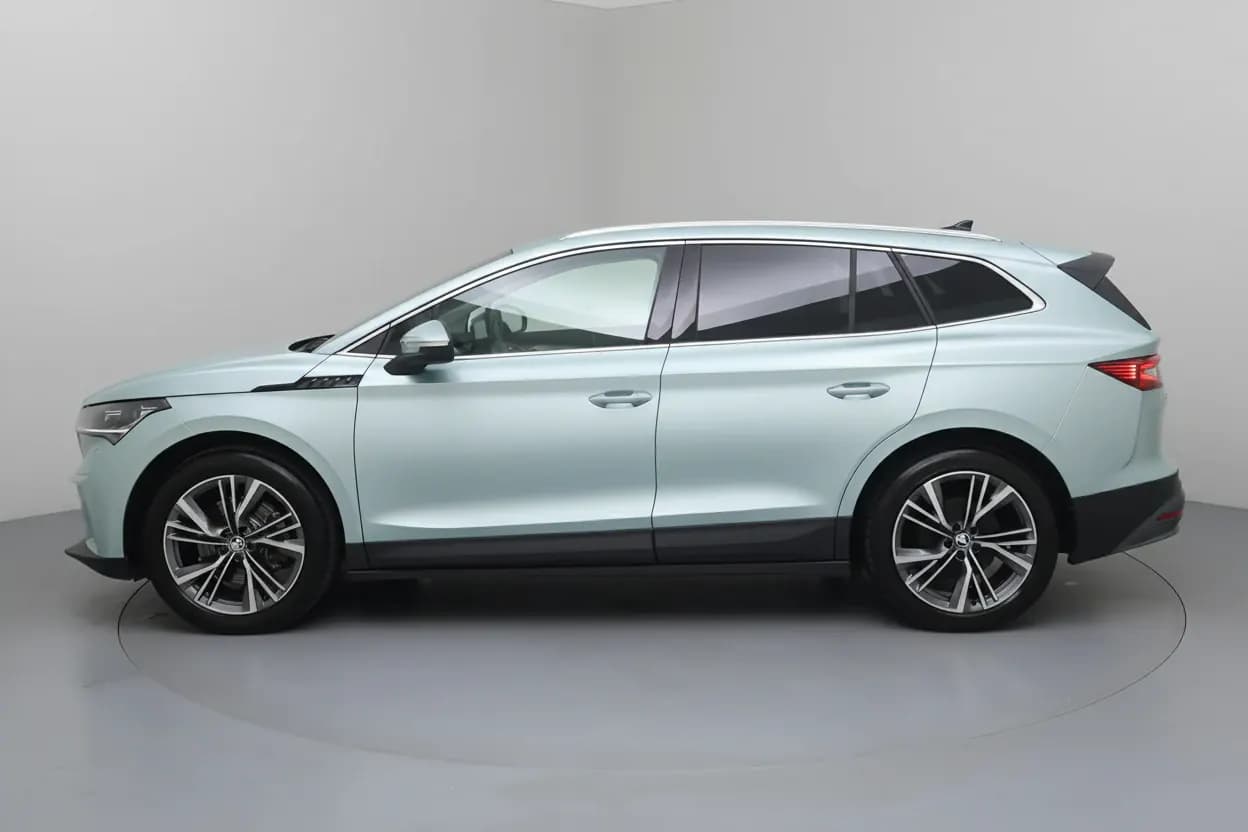 Skoda Enyaq Bordeaux vue 2 Skoda Enyaq en leasing sans apport à Bordeaux — vue 2