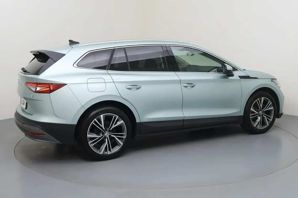 Skoda Enyaq Bordeaux vue 3 Skoda Enyaq en leasing sans apport à Bordeaux — vue 3
