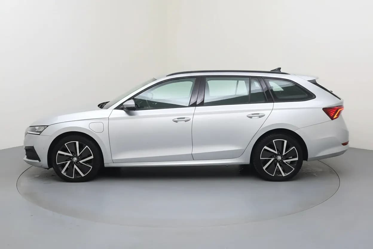 Skoda Bordeaux — Concession et SAV Skoda DBF Bordeaux Concession et SAV Skoda DBF Bordeaux — Skoda Bordeaux