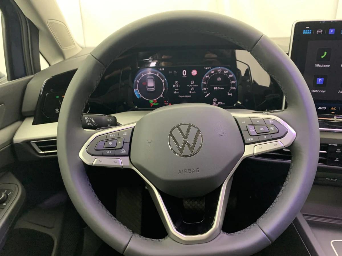 Volkswagen Golf Bordeaux vue 5 Volkswagen Golf en leasing sans apport à Bordeaux — vue 5